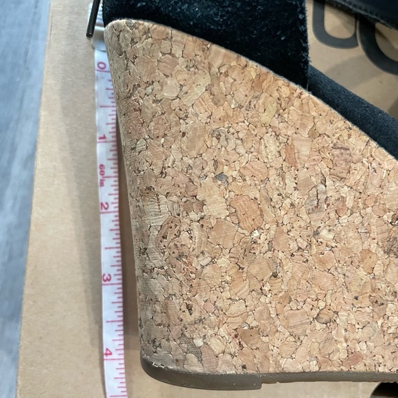 UGG Black Wedges Size 6 - Picture 3 of 6